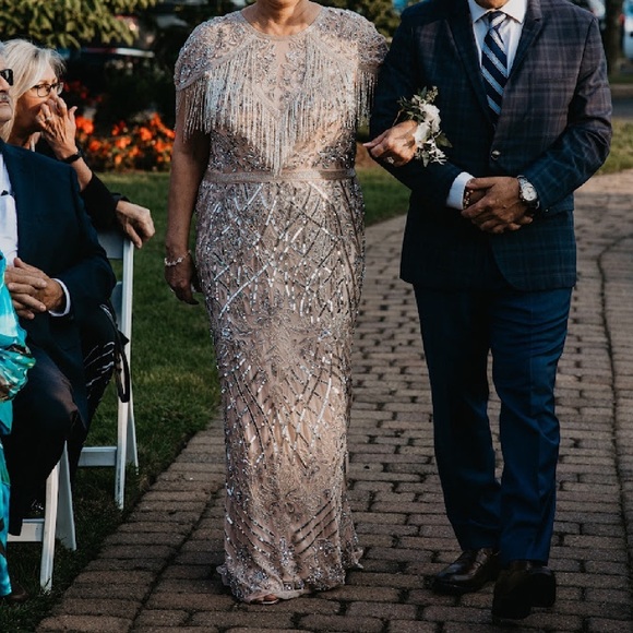 Mac Duggal Beaded Embellished short sleeve gown - Picture 7 of 11